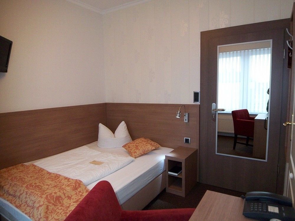 Hotel Sprenz Ольденбург Экстерьер фото