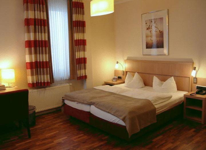 Hotel Sprenz Ольденбург Экстерьер фото
